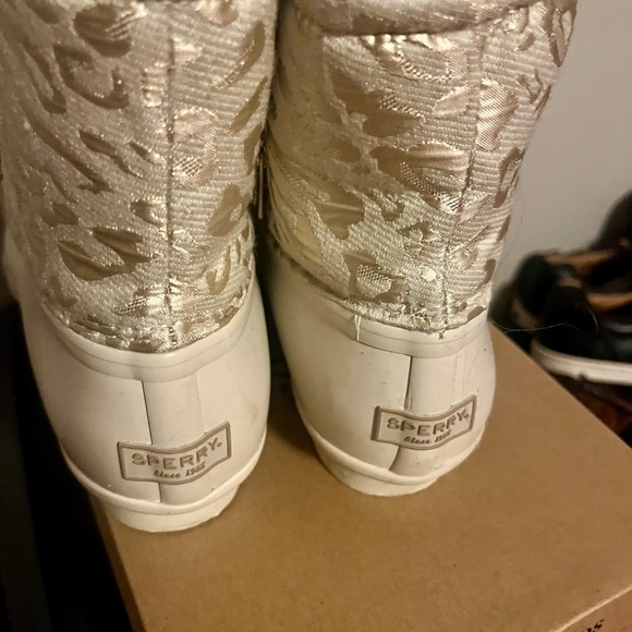 Sperry Cream and Gold Winter Boots - Picture 4 of 5